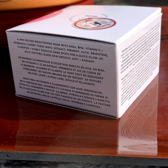 Fenty Beauty by Rihanna Cherry Dub Blah to Bright 5% AHA Face Mask - Picture 10 of 14